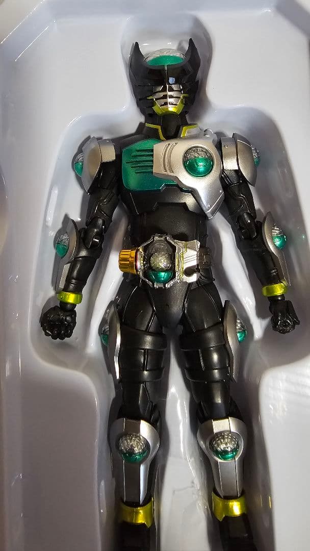 真骨彫フィギュアーツ　仮面ライダーオーズ　タトバ　タジャドル　バース　アンク