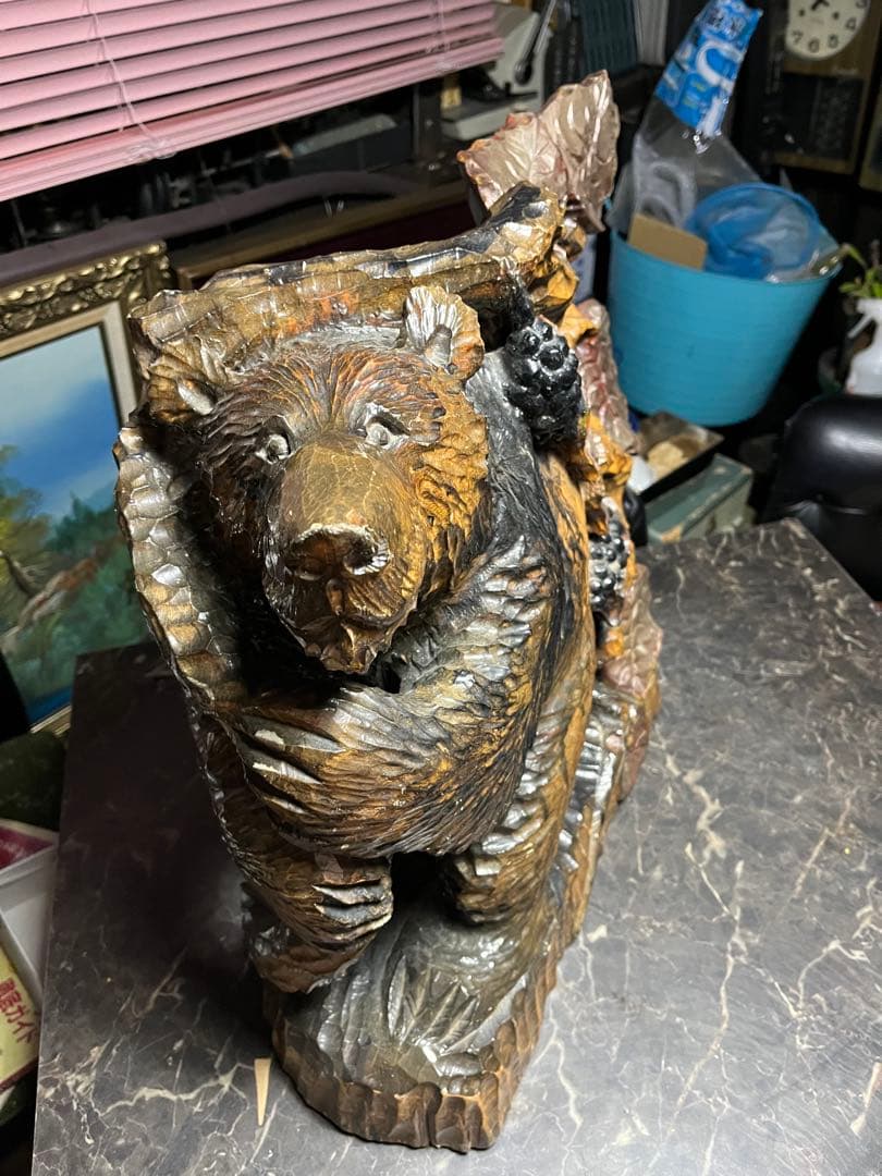 熊の木彫り、木彫り熊、熊の一刀彫、 アイヌ木彫り、アイヌ工芸品