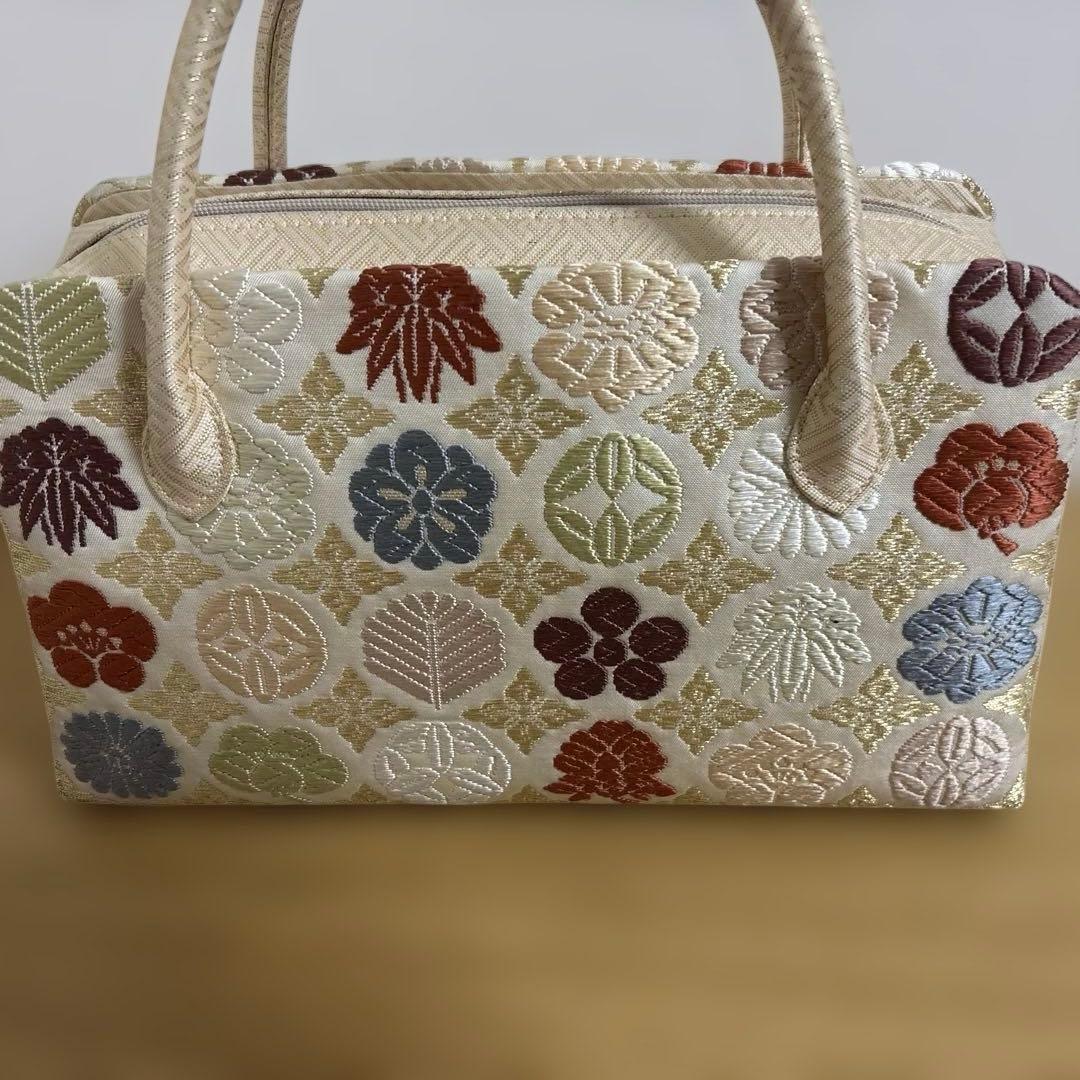 正月　成人式　初釜　茶会　和装バッグ 多色刺繍 利休バッグ 正絹　未使用　居東屋