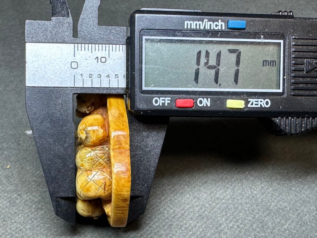 極上　根付　和装小物　美術品　 置物　彫刻 細密細工　骨董　アンティーク