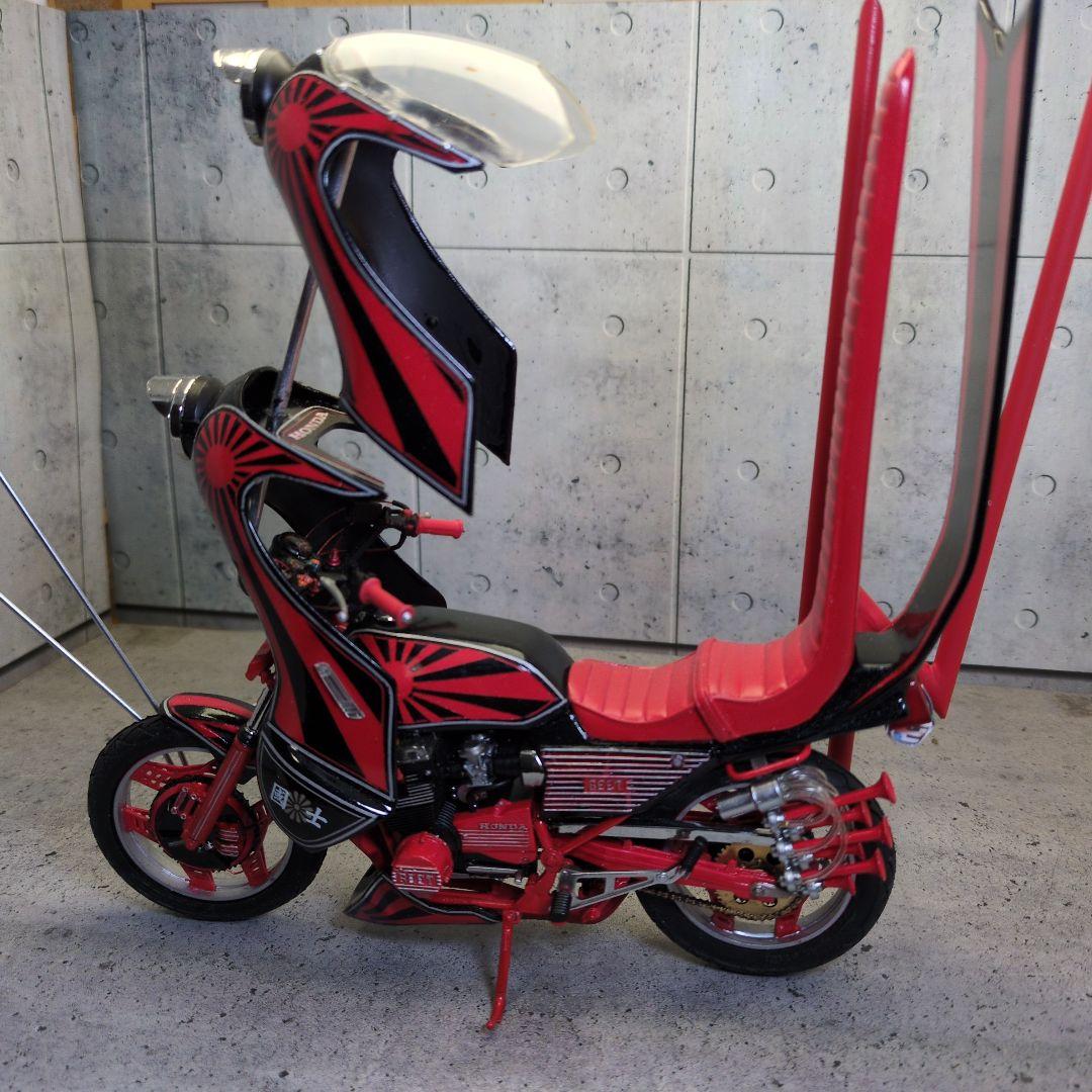 アオシマ製CBX400Fプラモデル