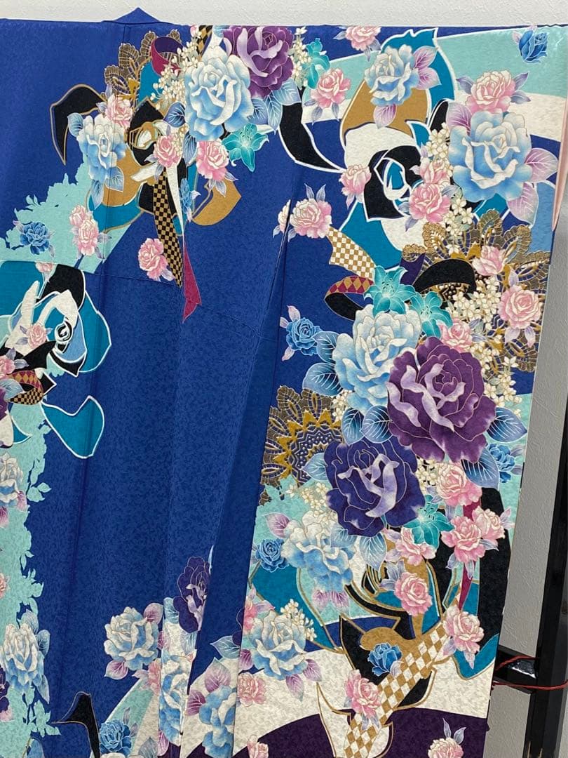 振袖 豪華 銀通し 刺繍 薔薇尽くし モダン 身丈173cm 身幅ゆったり