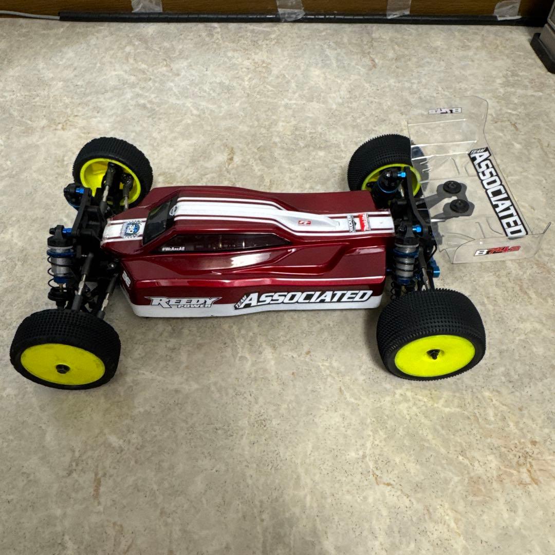 アソシエイテッド RC10 B74.2 CE (組立メカ搭載済み)