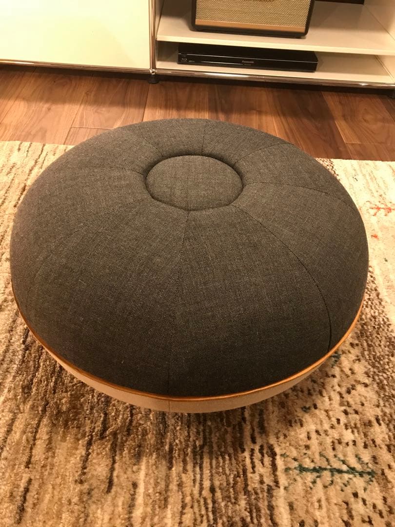 Fritz Hansen/フリッツハンセン スツール POUF/プフ 丸椅子