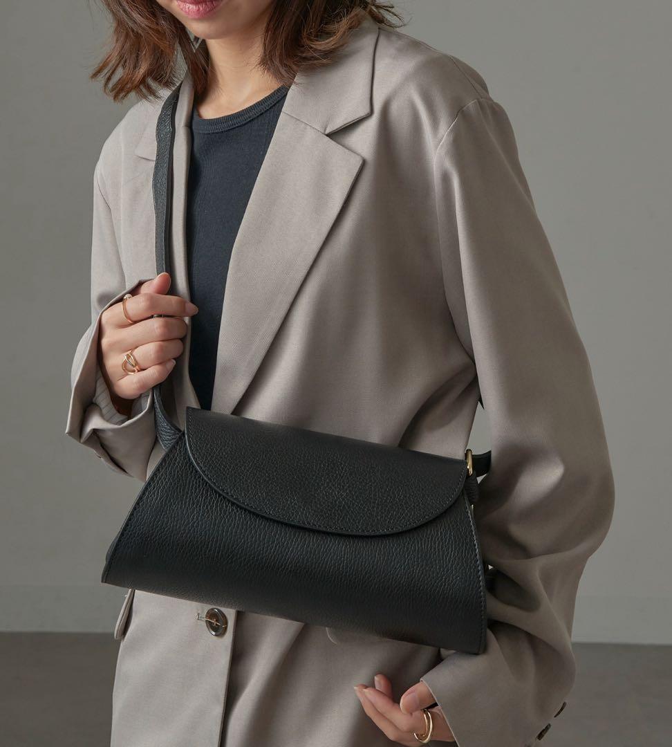 AULENTTI ショルダーバッグ　ブラック