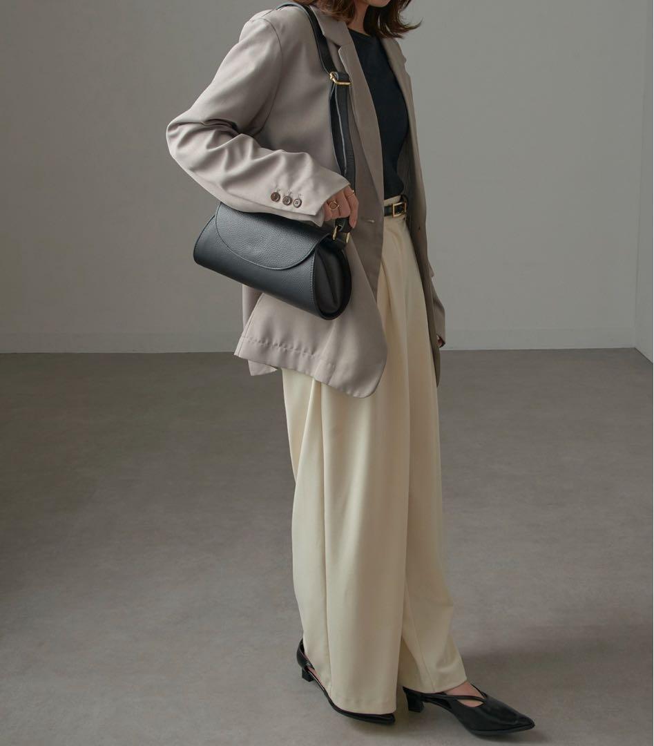 AULENTTI ショルダーバッグ　ブラック