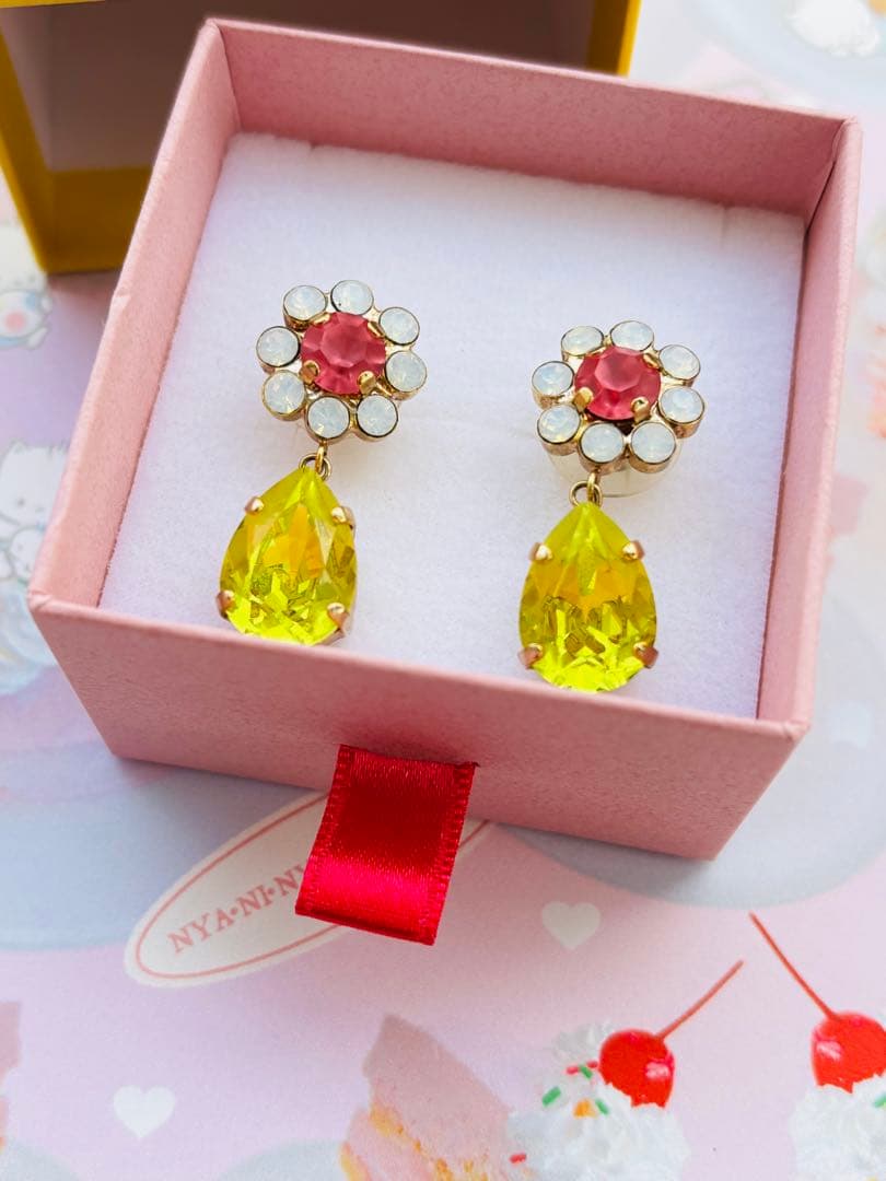 MAKI NUMOTO フラワーモチーフ ピアス　さくらもち