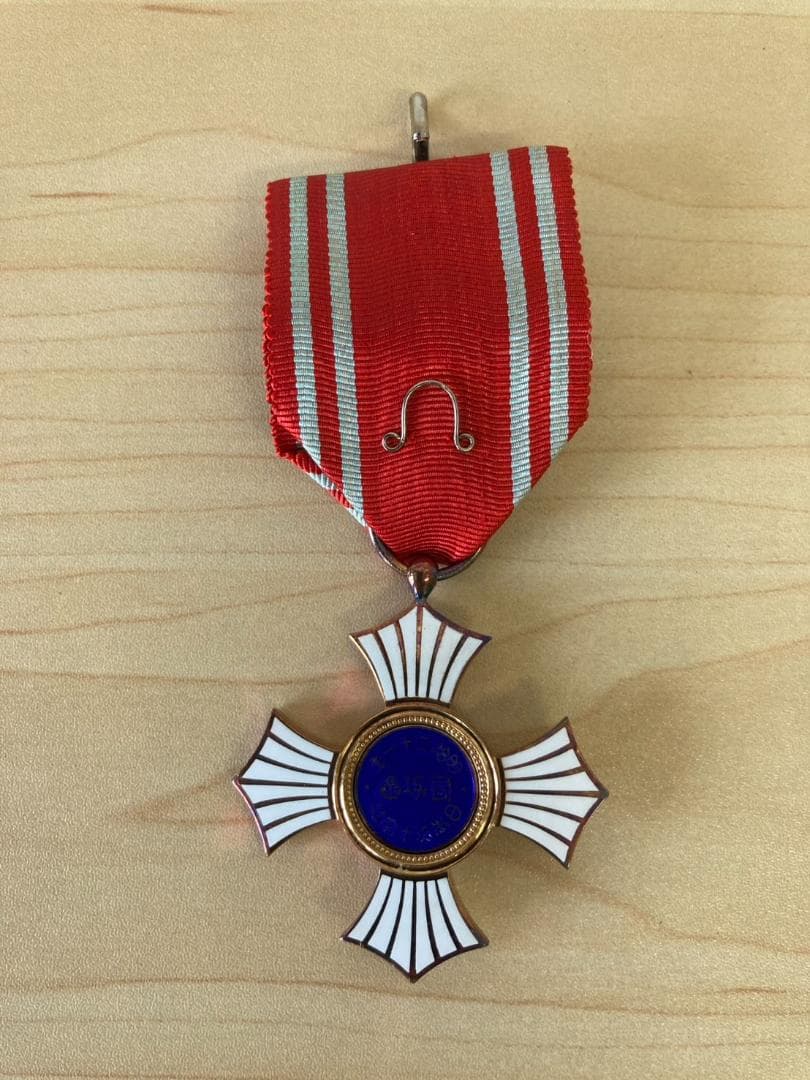 日本赤十字社 金色有功章 銀色有功章 勲章 ☆金銀セット☆