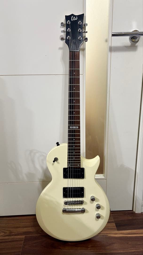エレキギター LTD by ESP EC-50 ホワイト(ESPギターケース付)