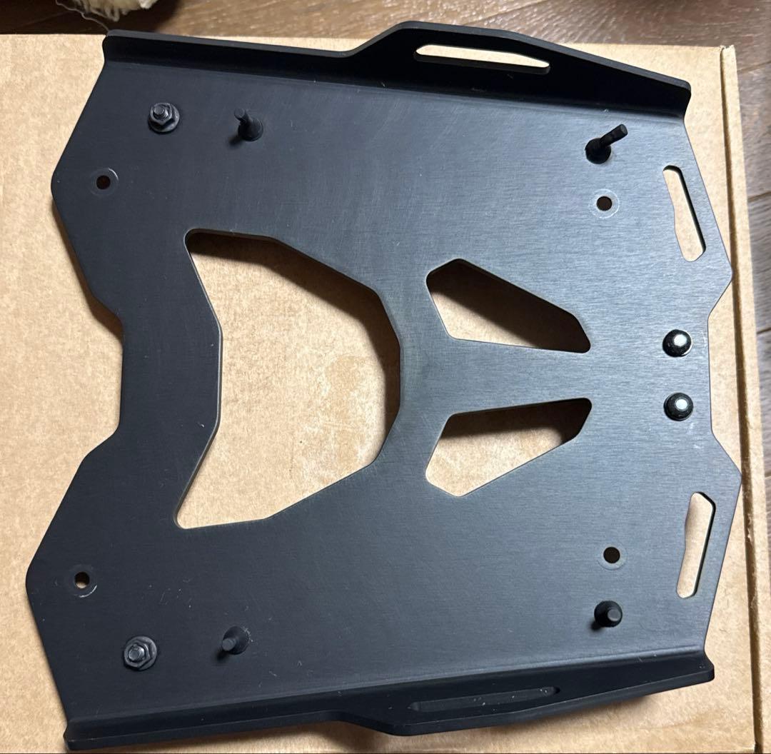 モノキー専用ベースプレート GIVI SRA5143 BMW R1300GS