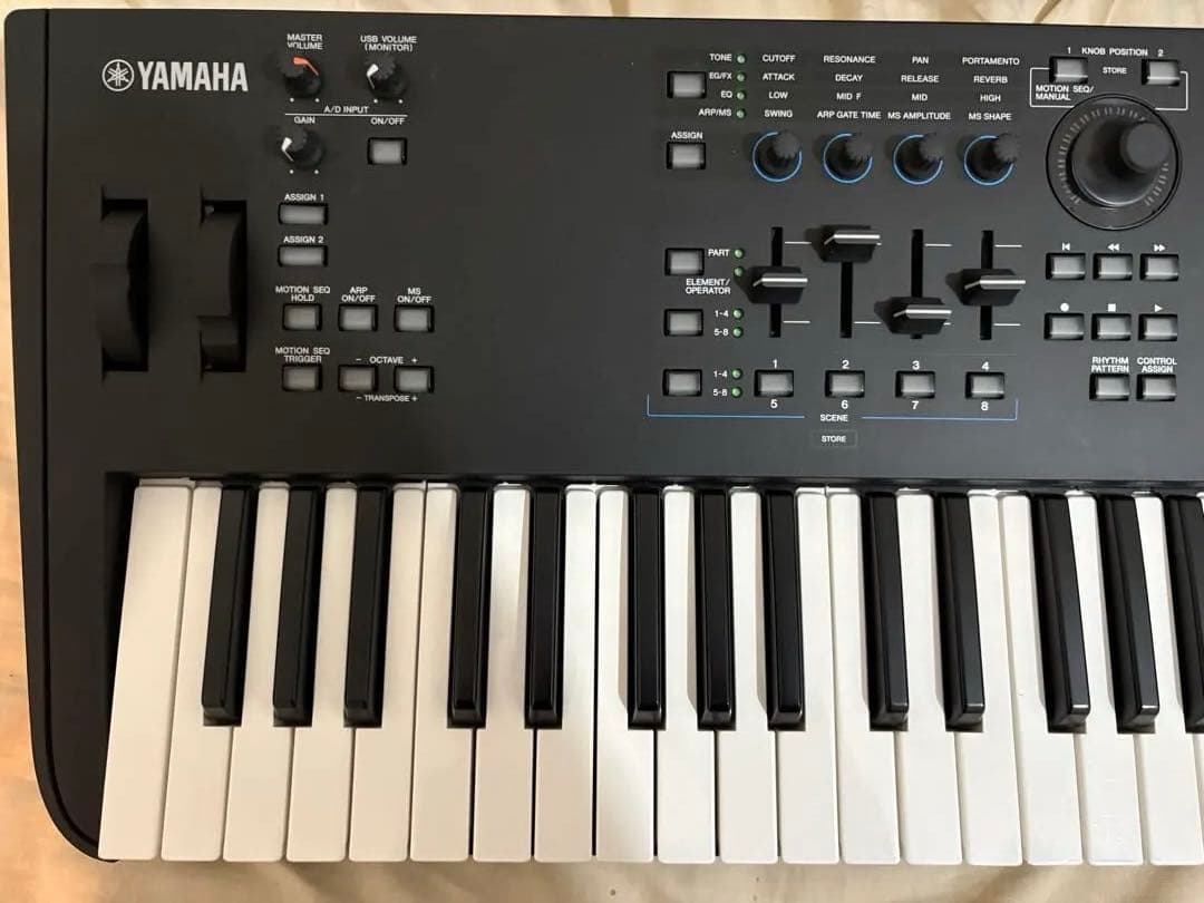 Yamaha MODX7＋ シンセサイザー