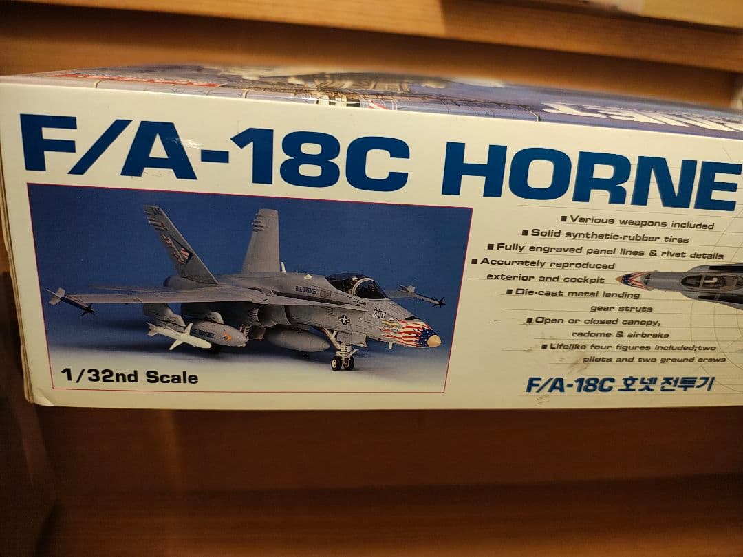 F/A-18C HORNET 1/32スケール