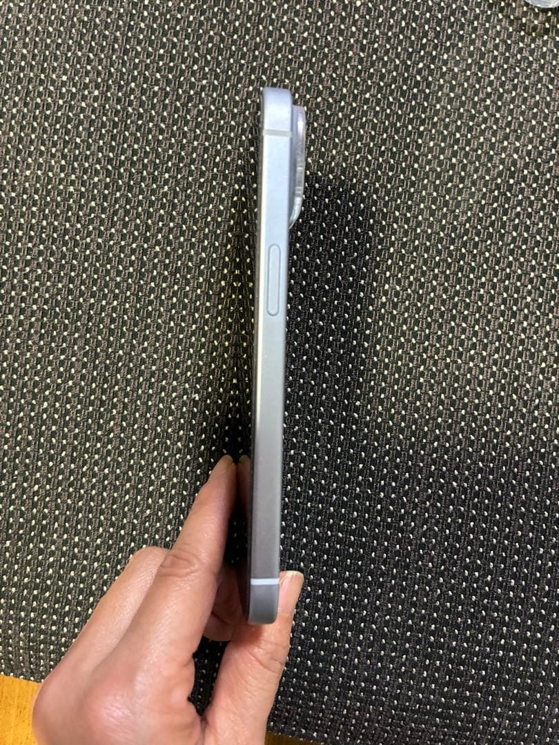 Apple iPhone 15 青色 本体