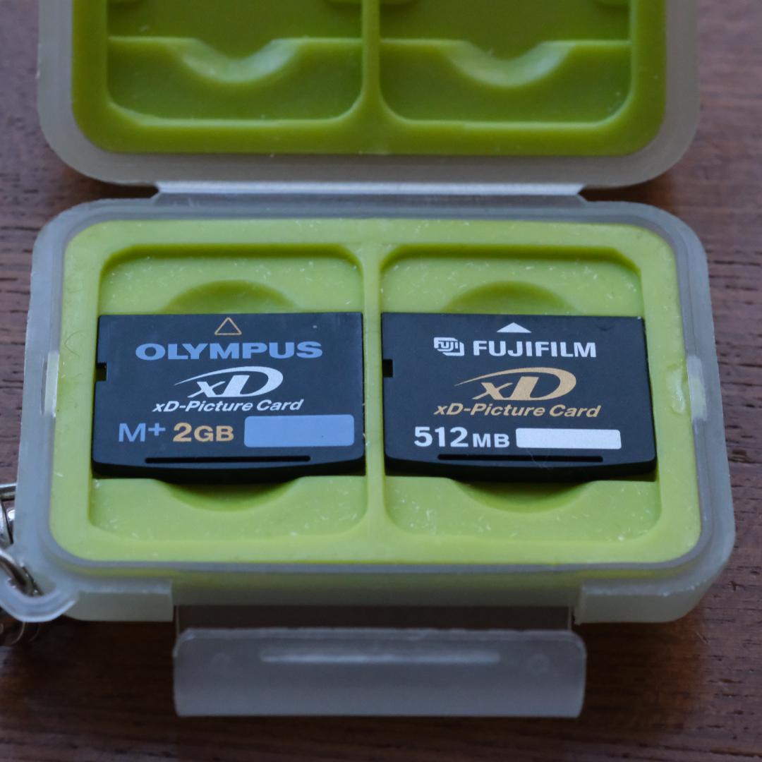 d*7様 FUJIFILM　Finepix　F810　超美　ちょい残念　カードも