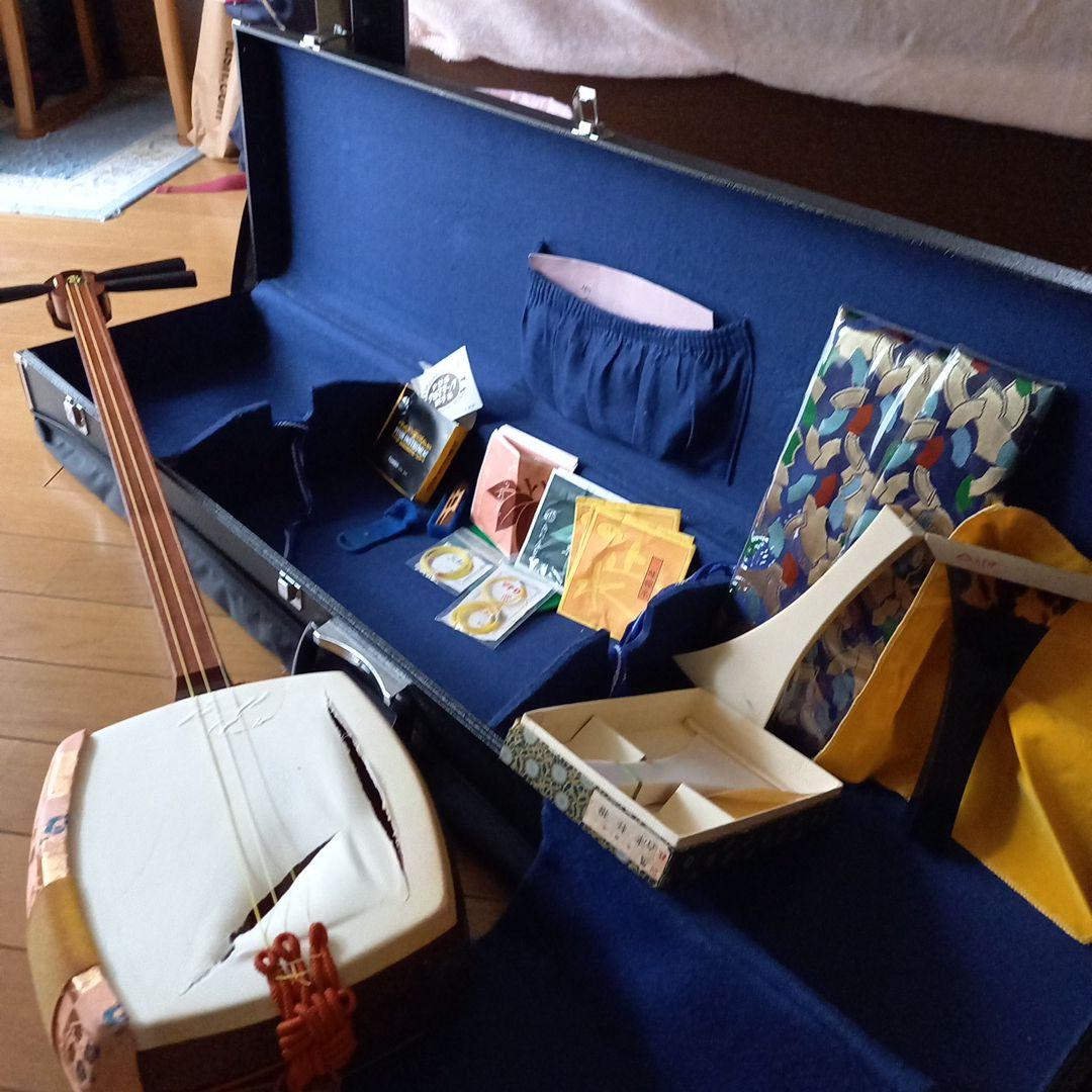 三味線本体 黒ケース付き