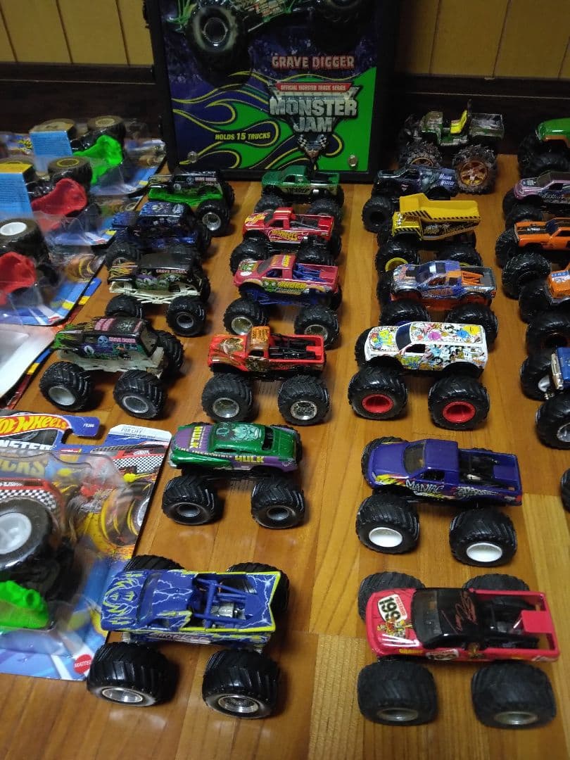 モンスタートラック　超超得！！50台セット