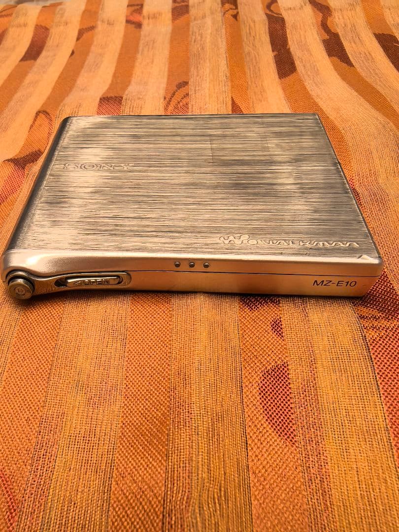 SONY MDウォークマン MZ-E10 ジャンク品①