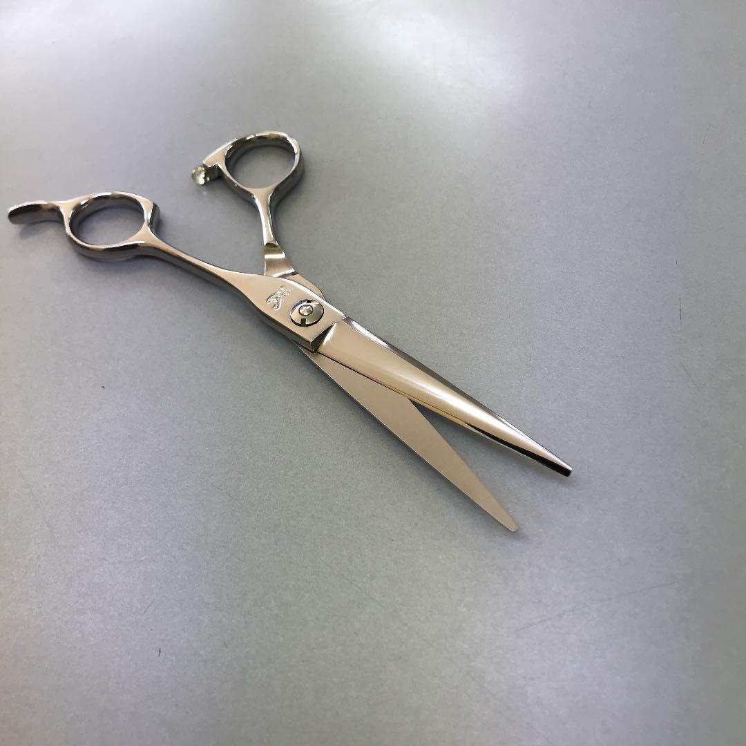 6インチシザー 剣刃 自然に手にフィット！馴染むシザー