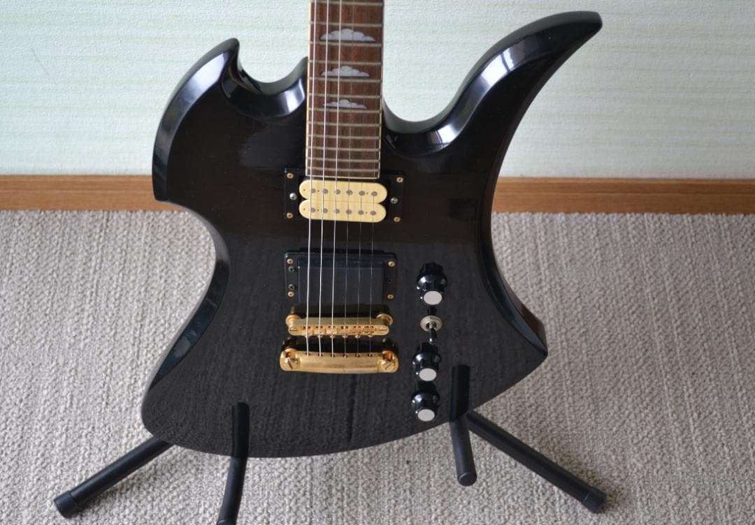 エレキギターモッキンバードモデル（ソフトケース付）音出し確認　Bロゴ