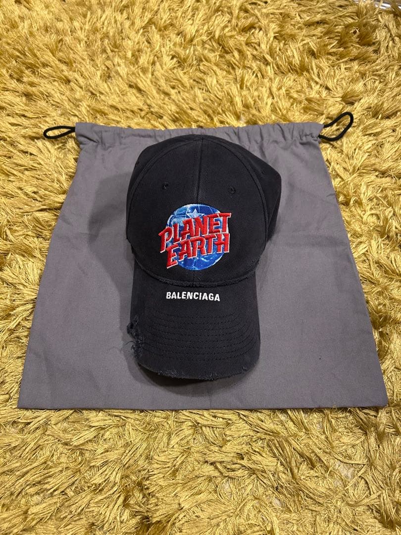 BALENCIAGA PLANET EARTH キャップ