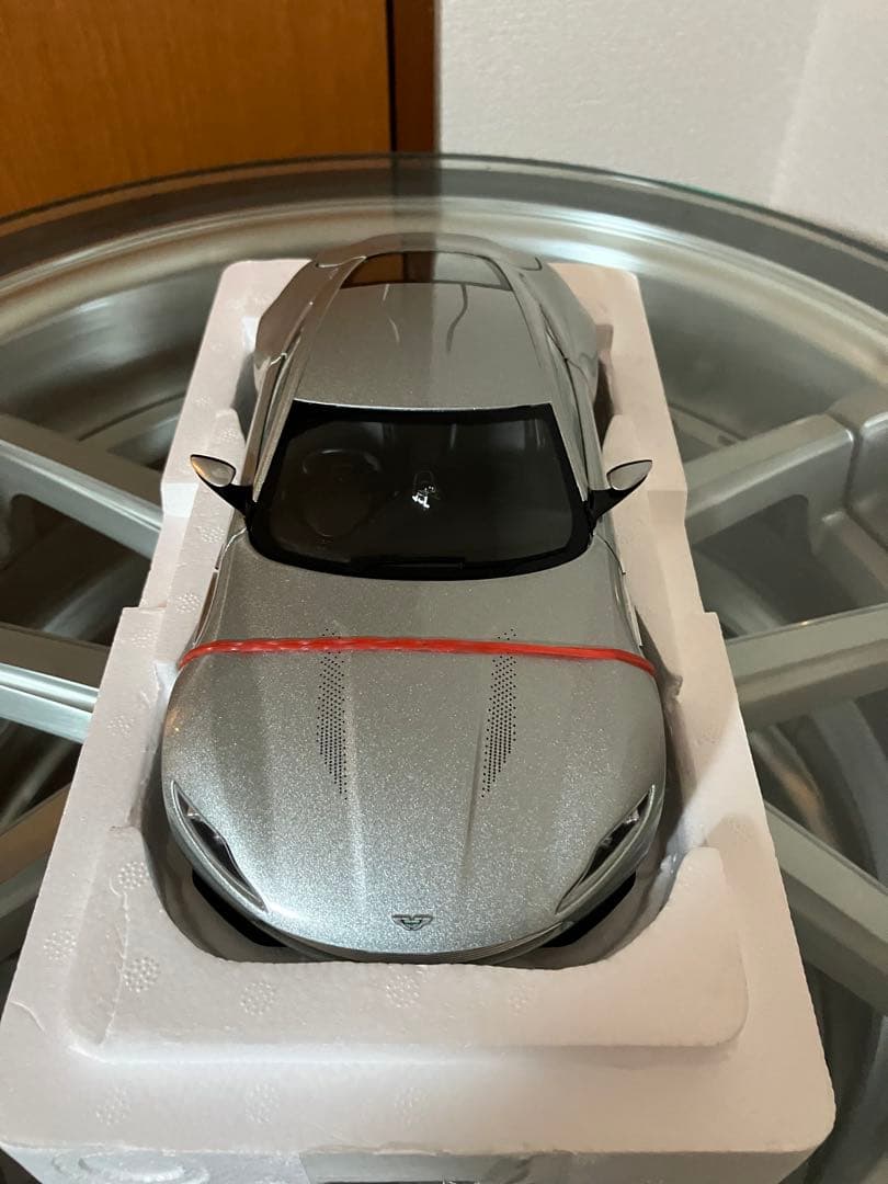 MATTEL 1/18 アストンマーチン DB10 007