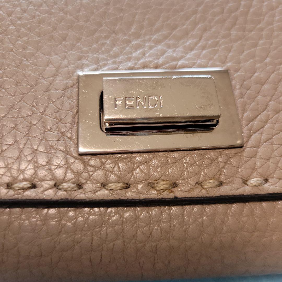 FENDI 二つ折り財布 レザー　ピーカブー