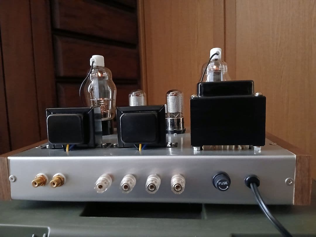 真空管アンプ シルバー 4本真空管搭載