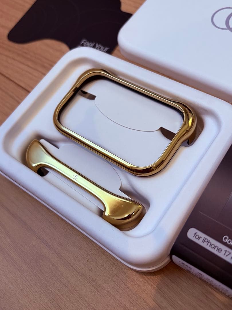 Arc Pulse ミラーゴールド　iPhone17promax専用　新品同様