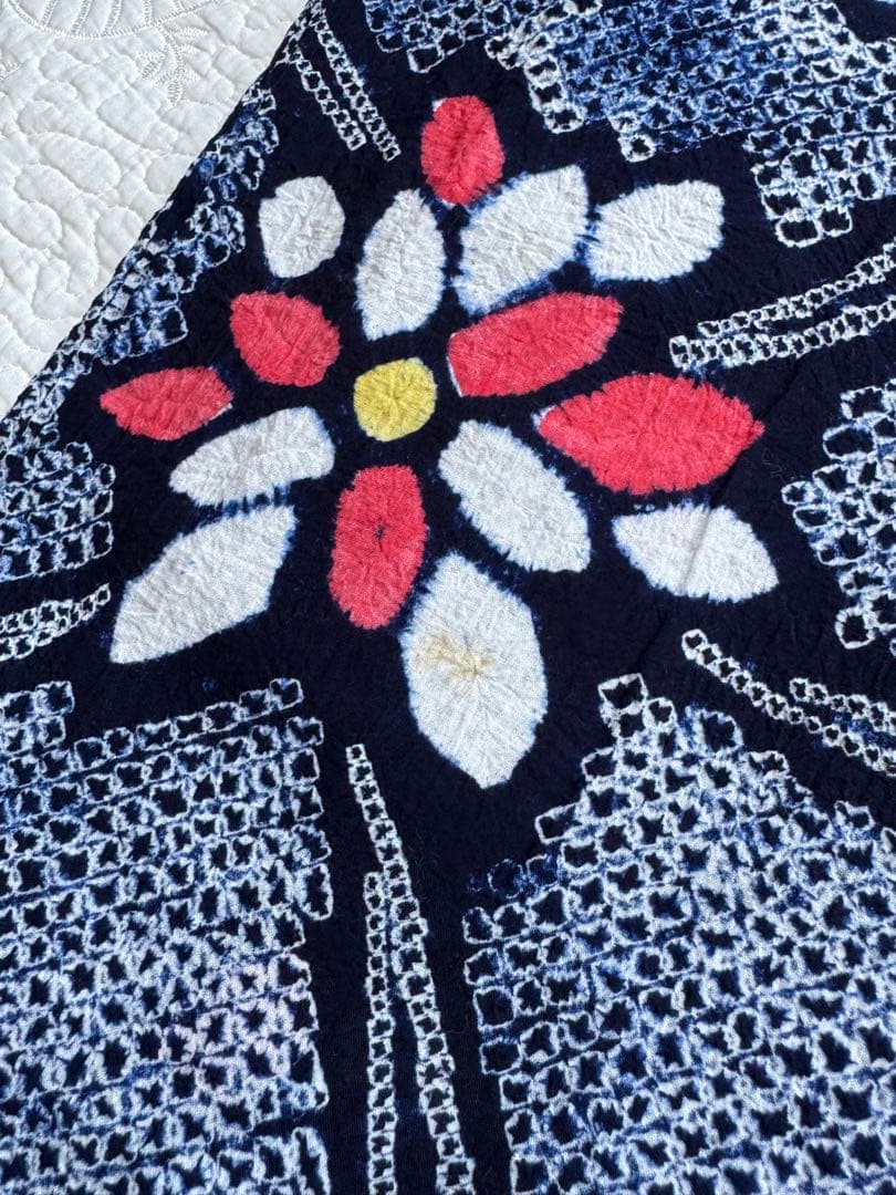 粋な大人の浴衣 ◆ 有松絞り 舞花文 モダンな柄いき