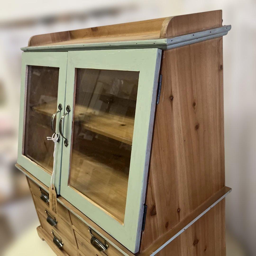 アンティークなガラス扉のキャビネット6ドロワー ミントグリーン木製キャビネット