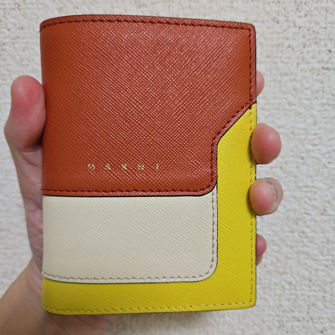 年末限定、売り切りsale‼️マルニ バイカラー2つ折り財布
