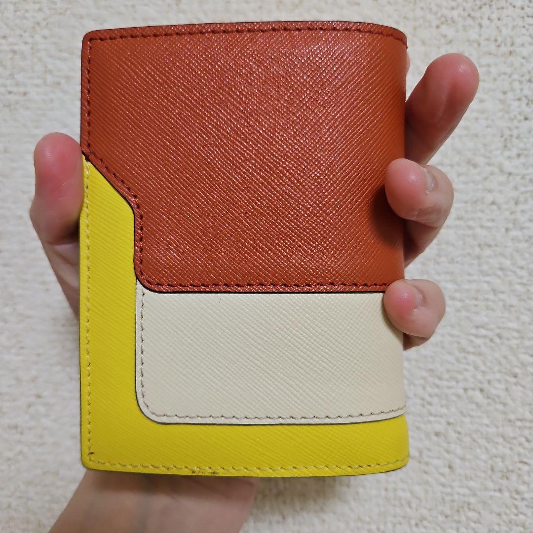 年末限定、売り切りsale‼️マルニ バイカラー2つ折り財布