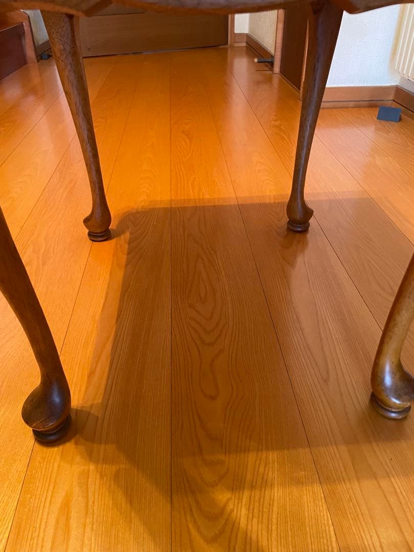 アンティークコレクションテーブル　猫足