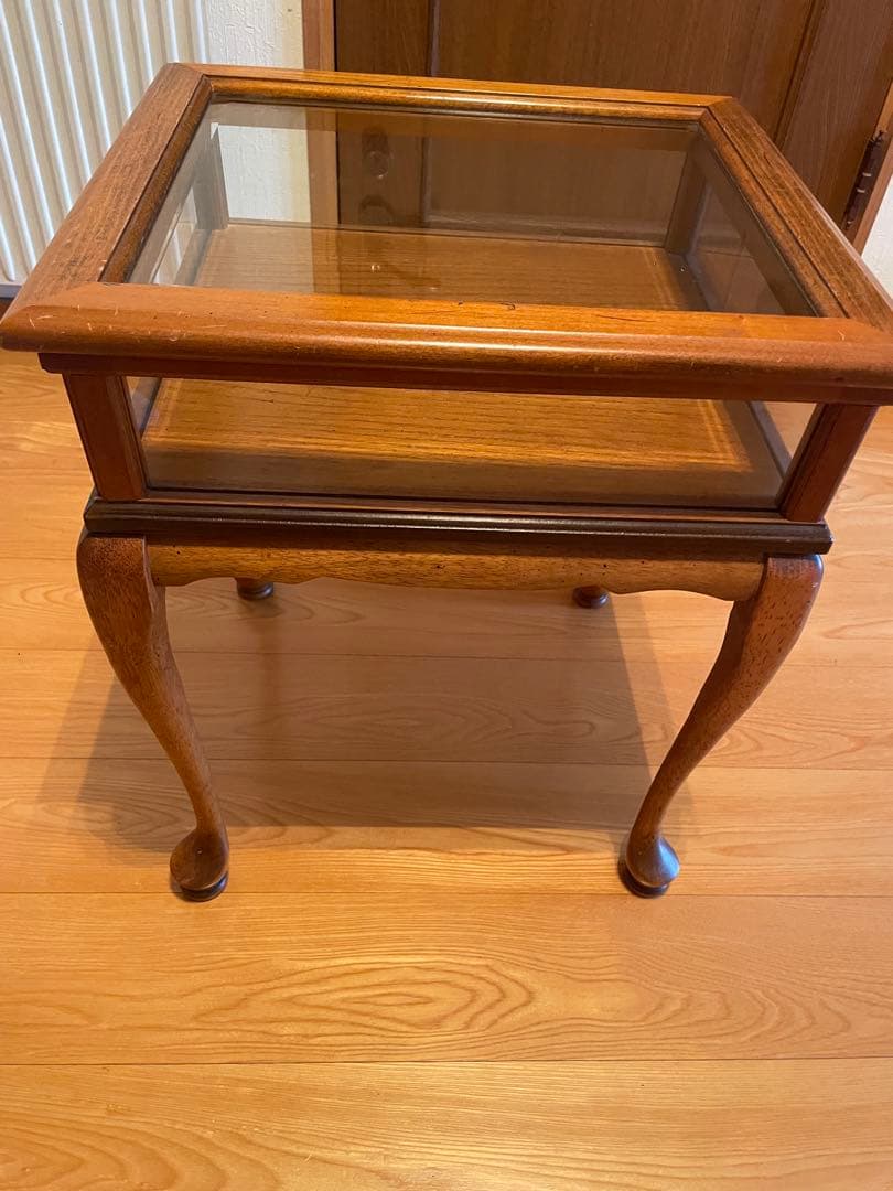 アンティークコレクションテーブル　猫足