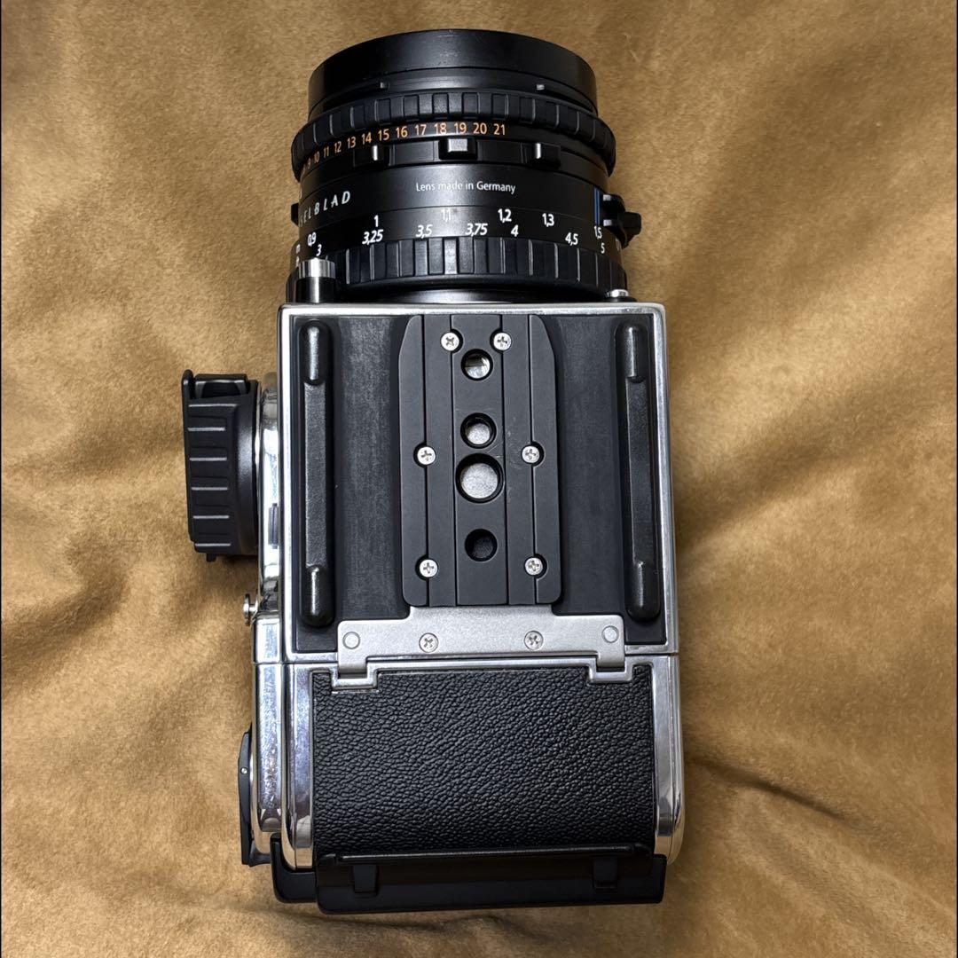 Hasselblad 503CW + CFE 80mm F2.8 中判カメラ