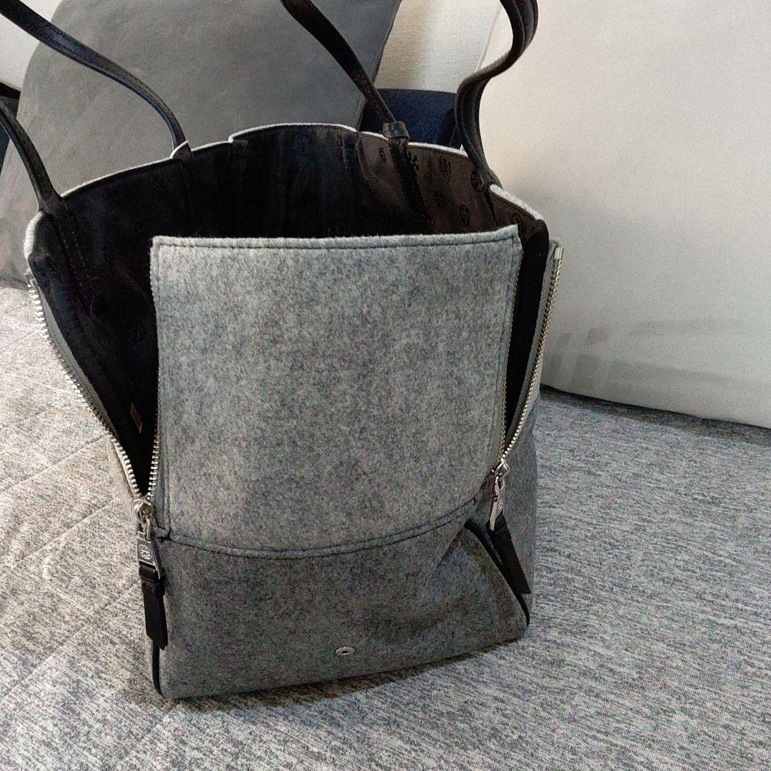 トリバーチ　小型犬用キャリーバック