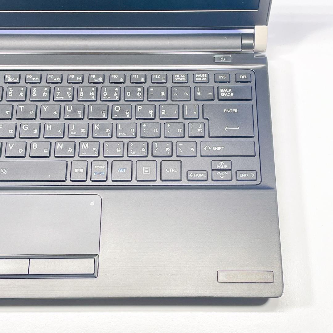 すぐ使える！小型軽量✨Windows11✨快適SSD✨東芝カメラ付ノートパソコン