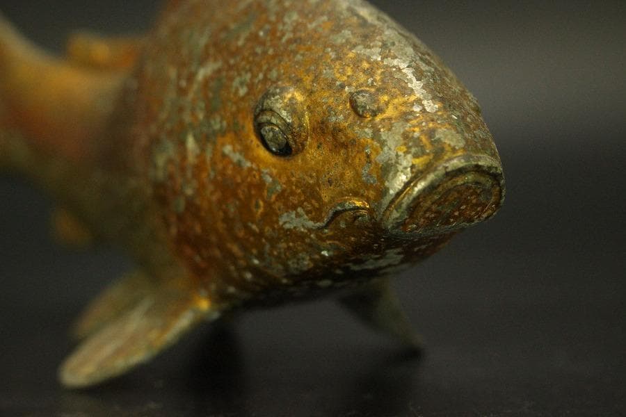 古い 鯉の置物 双魚 錦鯉(ZE457)