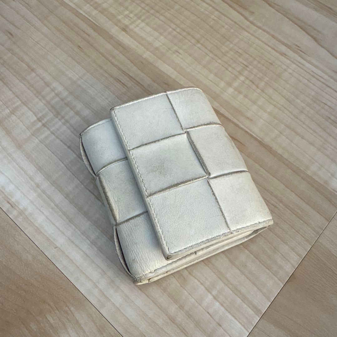 BOTTEGA VENETA 二つ折り財布 イントレチャート ホワイト