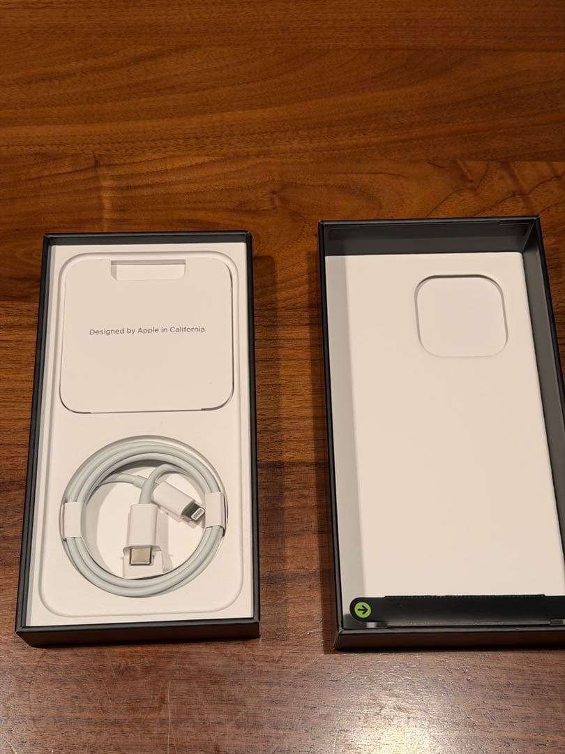 美品　Apple iPhone13 Pro グラファイト フィルム箱、ケーブル付