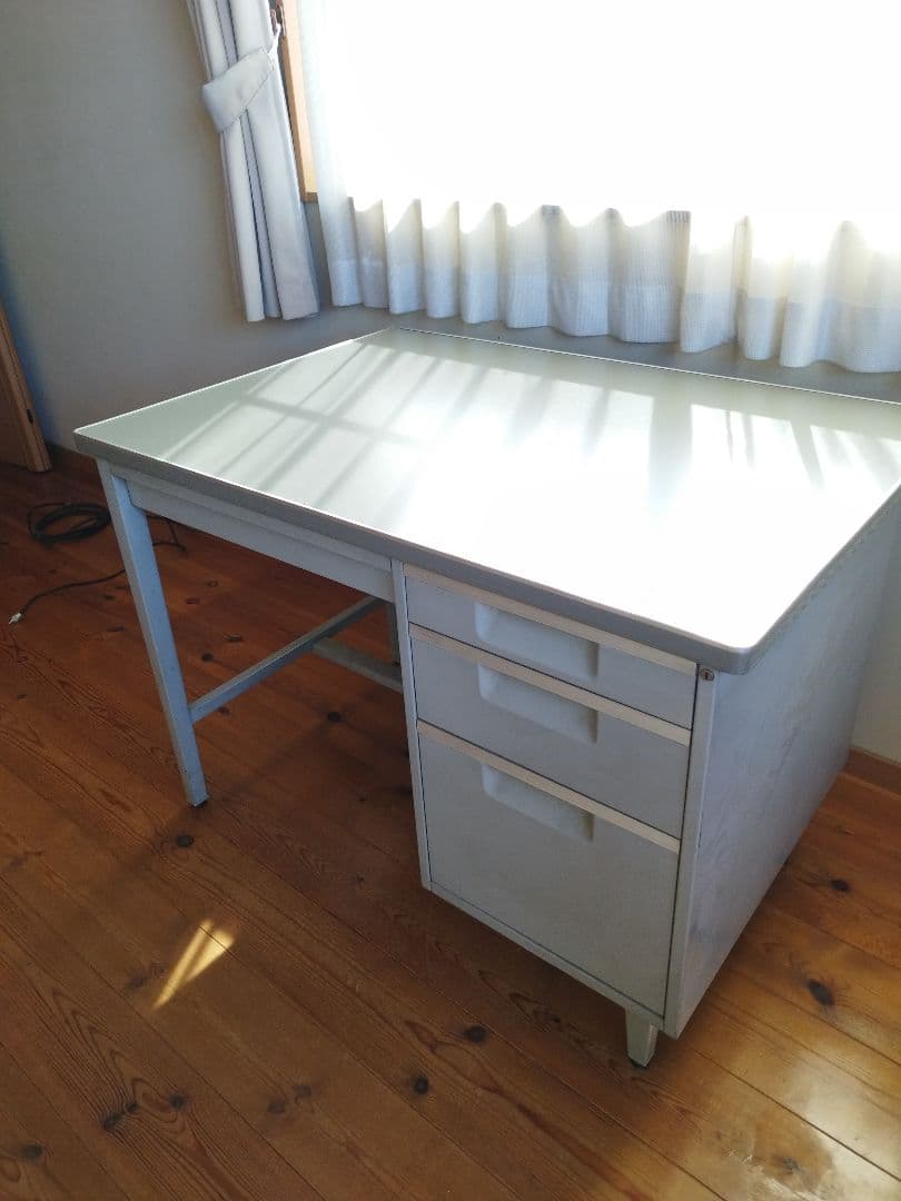 事務用デスク　コクヨ　鍵付き（送料込み）