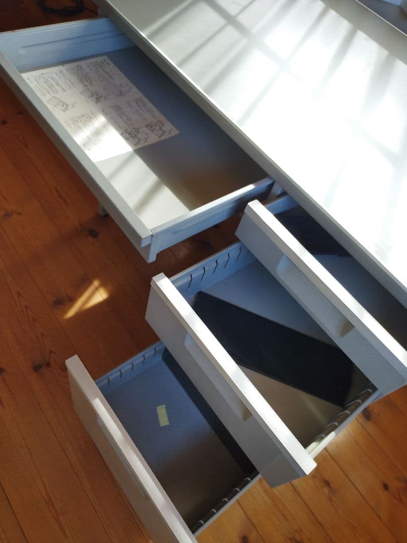 事務用デスク　コクヨ　鍵付き（送料込み）