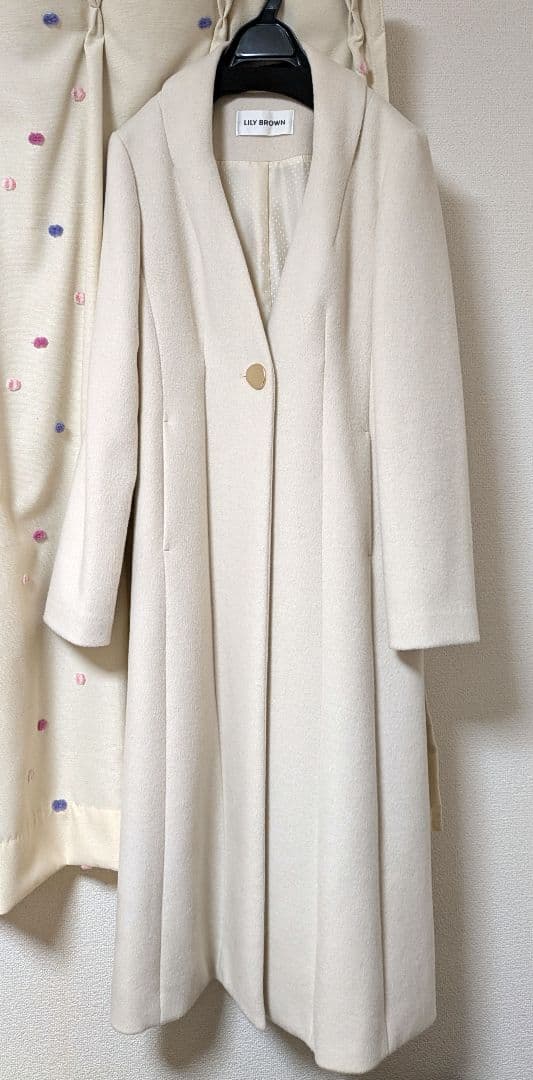 リリーブラウン　チェスターコート　アイボリー