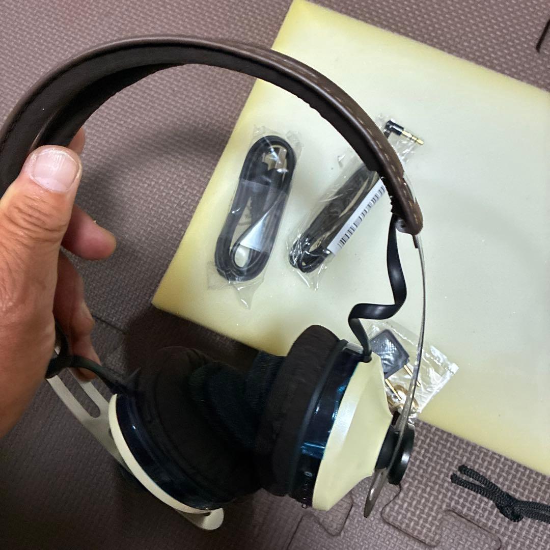 ‼️新品未使用品‼️SENNHEISER MOMENTUM On-Ear Ivory