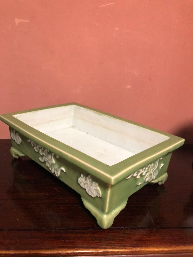 蔵にあった大型の青磁桐鳳凰文水盤