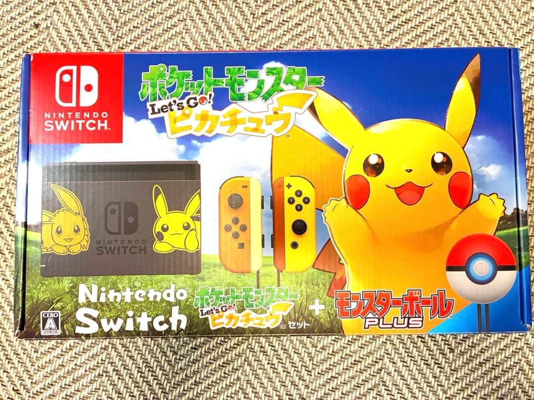 Nintendo Switch 本体　ピカチュウエディション