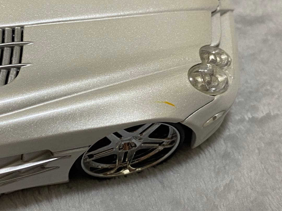 ミニカー Maisto Mercedes-Benz SLR McLaren 1/18