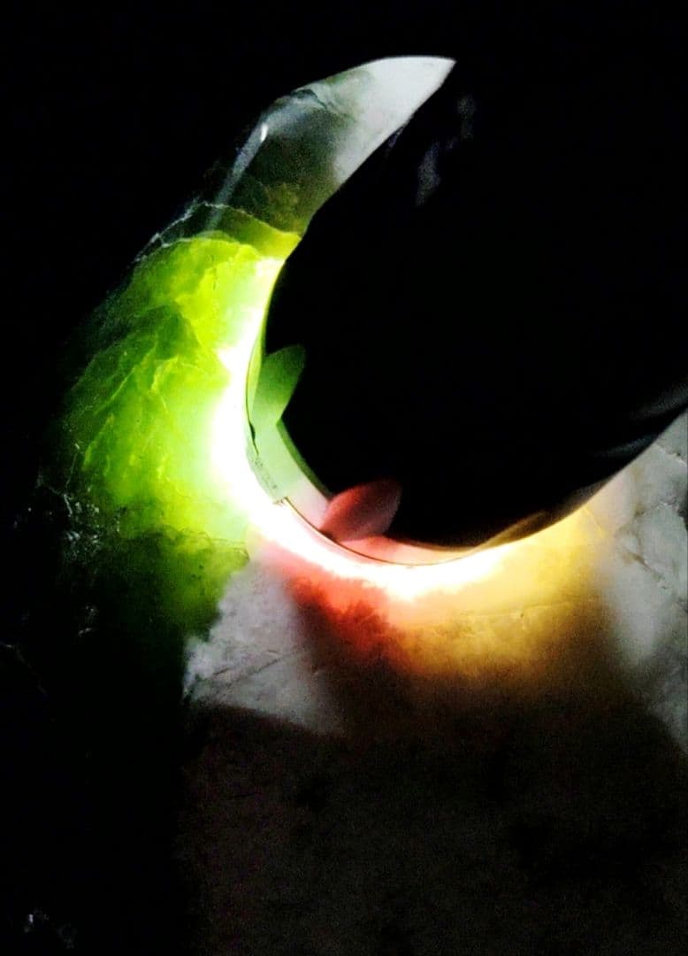 ★翡翠原石★糸魚川硬玉【姫川・6色翡翠・磨き2kg】