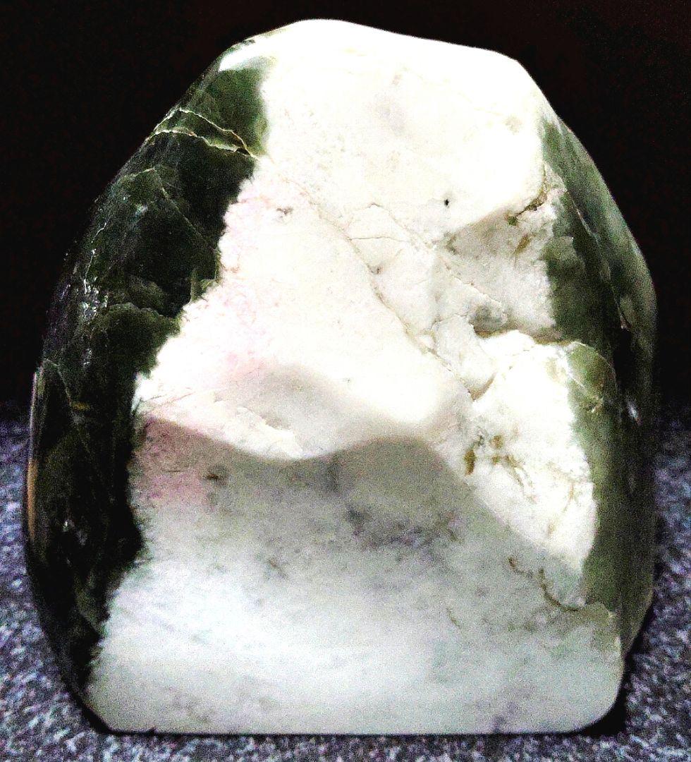 ★翡翠原石★糸魚川硬玉【姫川・6色翡翠・磨き2kg】
