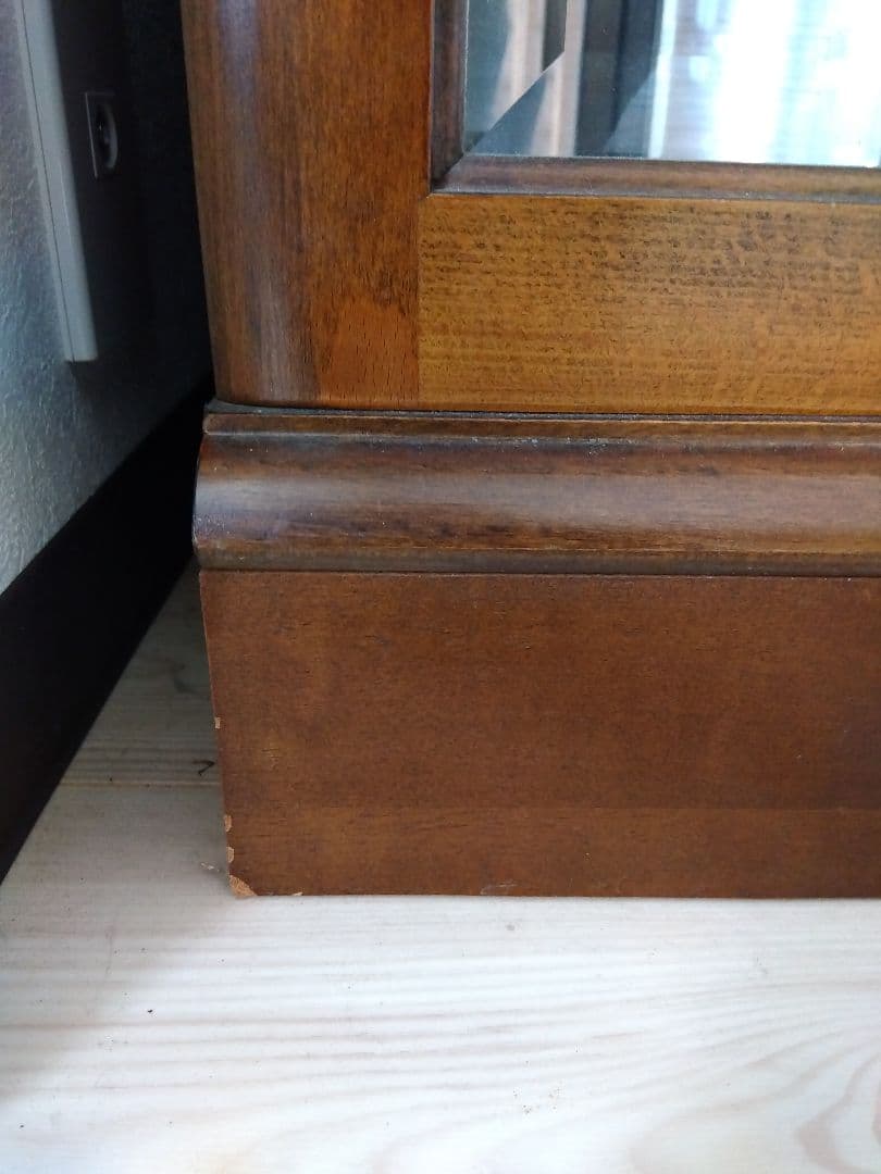 p*o様 karimoku カリモク キュリオケース コーナーキャビネット 飾り